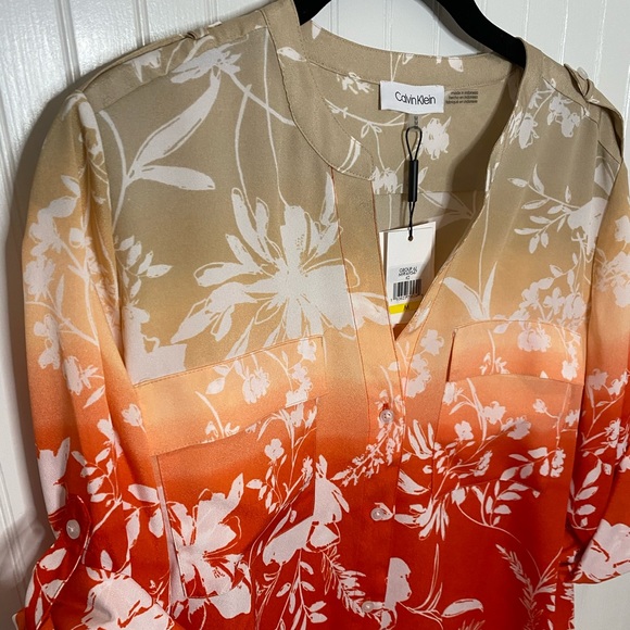 NWT Calvin Klein Button Up Blouse Size Medium - Picture 2 of 4